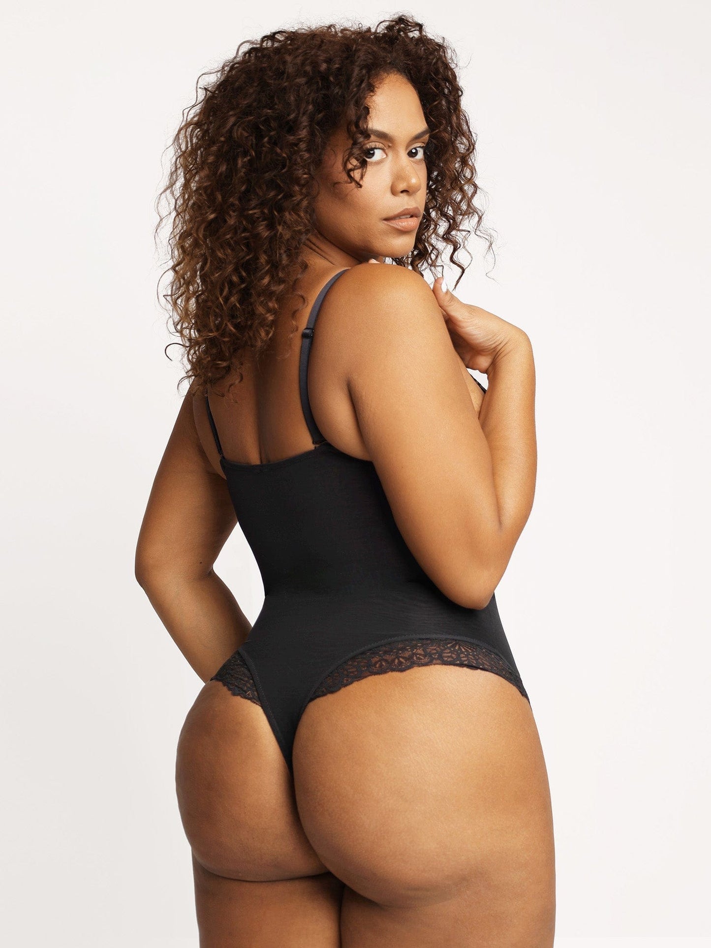 Elena | Shapewear Body med Blonder eller Imitert Skinnskjørt