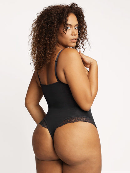 Elena | Shapewear Body med Blonder eller Imitert Skinnskjørt