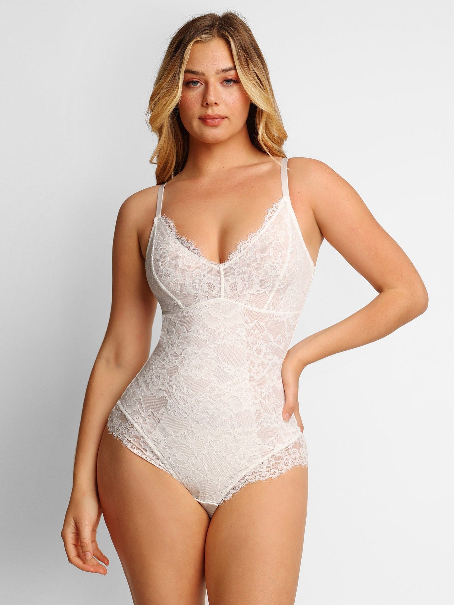 Elena | Shapewear Body med Blonder eller Imitert Skinnskjørt